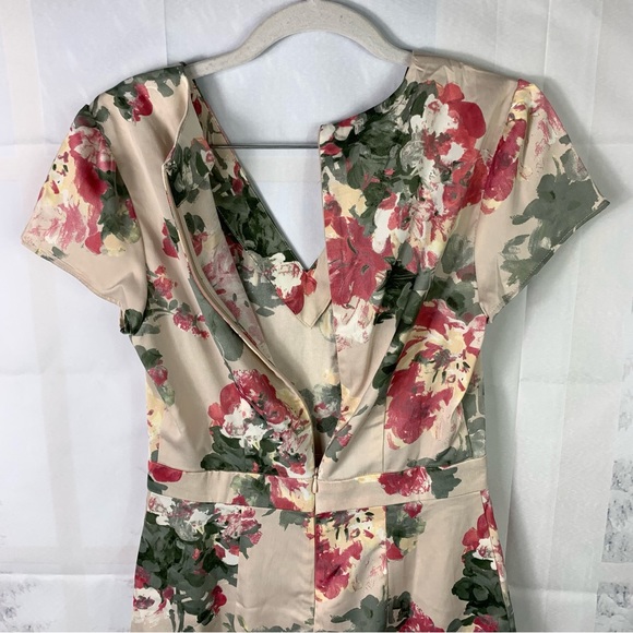 Bebe Floral V-Neck Ruffled Shorts Silky Romper - Picture 11 of 16